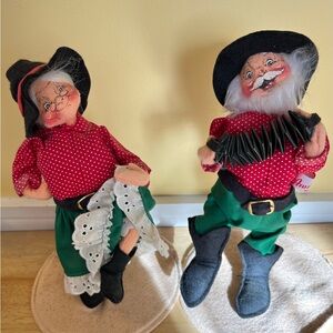 Annalee 1995 Mr and Mrs Claus dancing